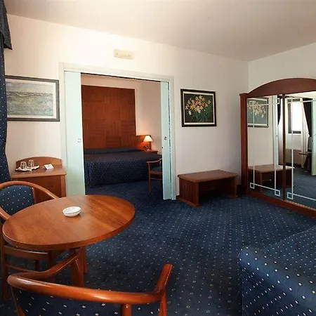 Lido International ホテル 4*