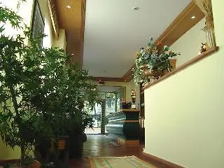 利都国际酒店 代森扎诺-德尔加达